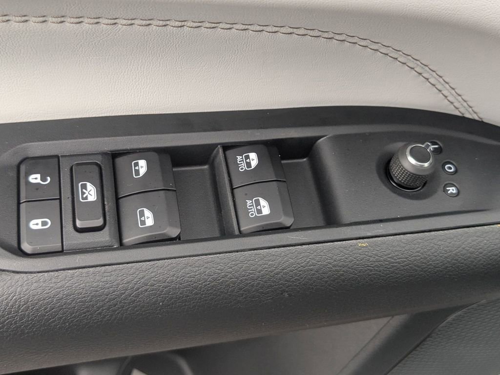 New 2026 Jeep Compass Limited w/ Sun, Sound & Navigation Group AWD/4WD image 16
