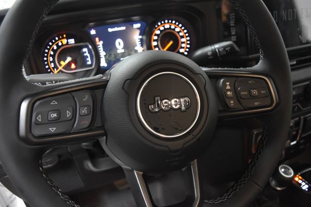 New 2025 Jeep Gladiator Willys image 12