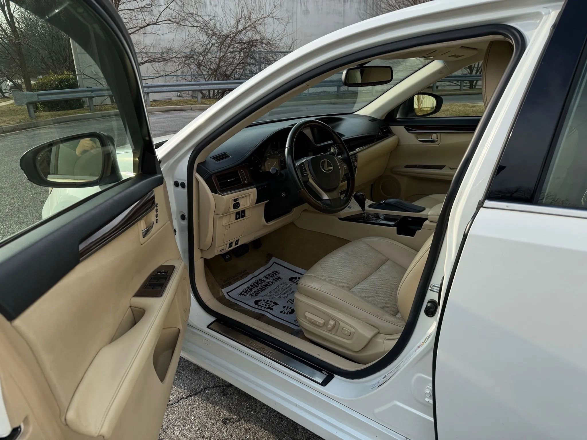 Used 2013 Lexus ES 350 w/ Luxury Pkg image 10