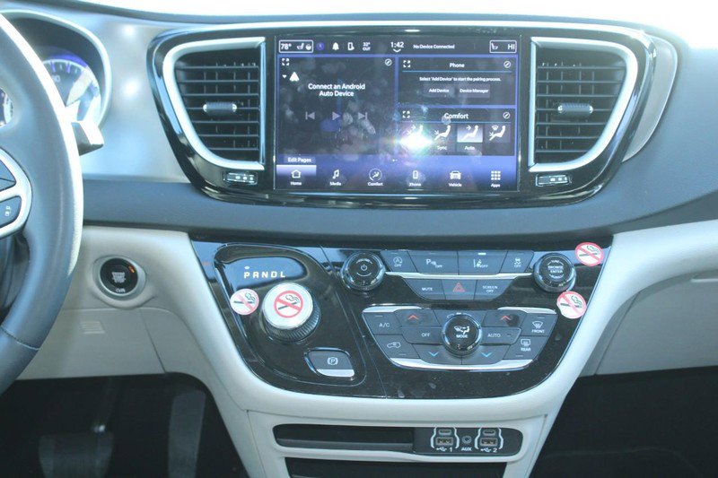 Used 2024 Chrysler Pacifica Touring-L image 15