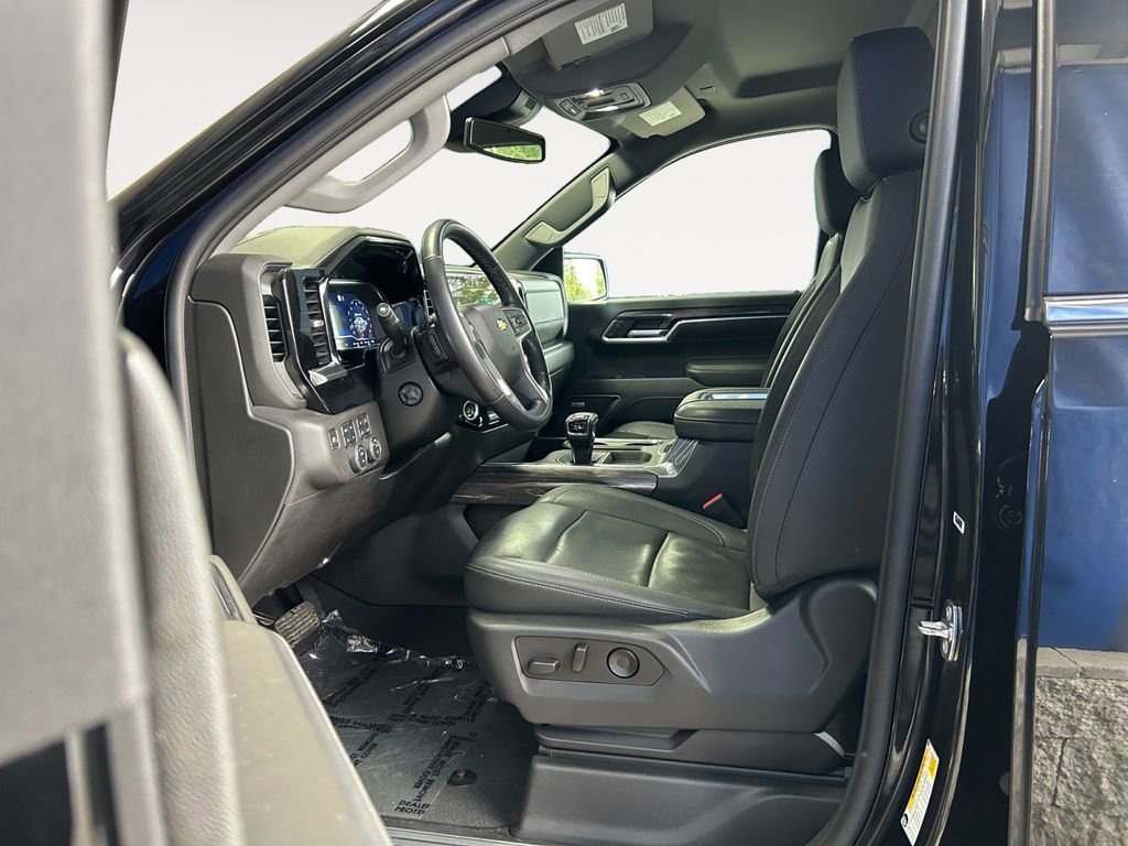Used 2022 Chevrolet Silverado 1500 LTZ w/ LTZ Convenience Package II image 15