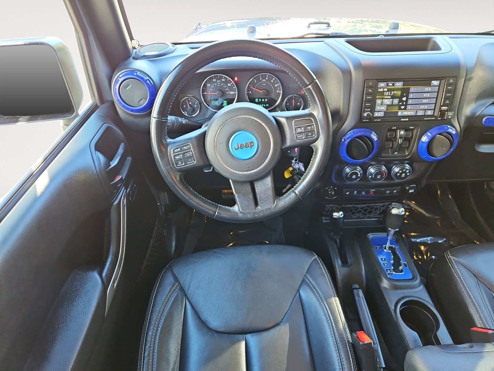 Used 2018 Jeep Wrangler Unlimited Sahara AWD/4WD image 10