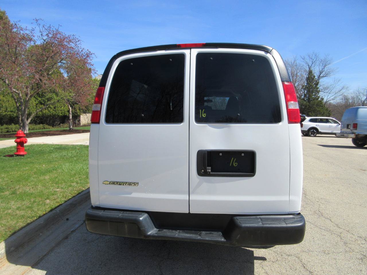 Used 2020 Chevrolet Express 2500 Extended RWD image 11