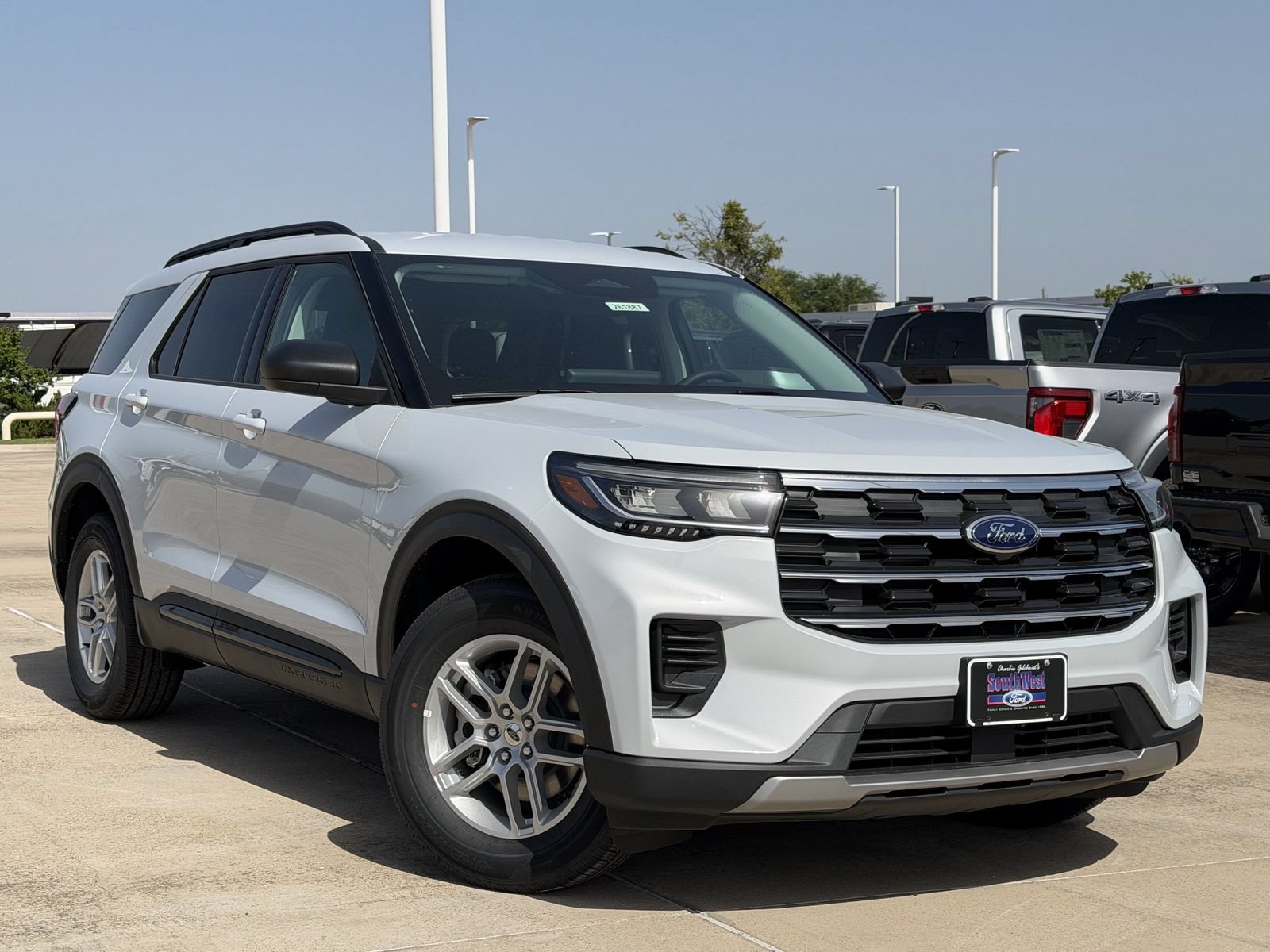New 2026 Ford Explorer Active AWD/4WD image 2