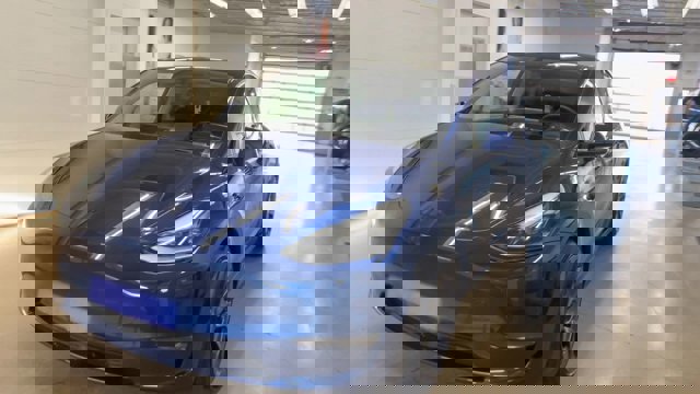 Used 2023 Tesla Model Y Performance image 4