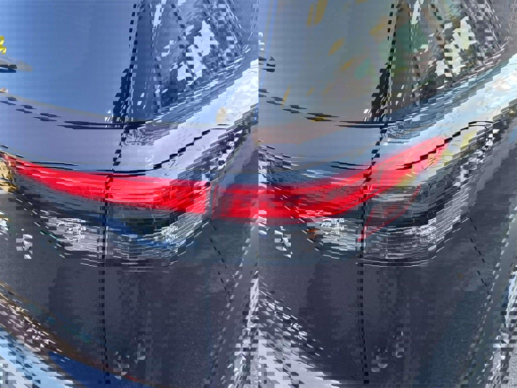 Used 2022 Nissan Pathfinder SL w/ Cargo Package image 10