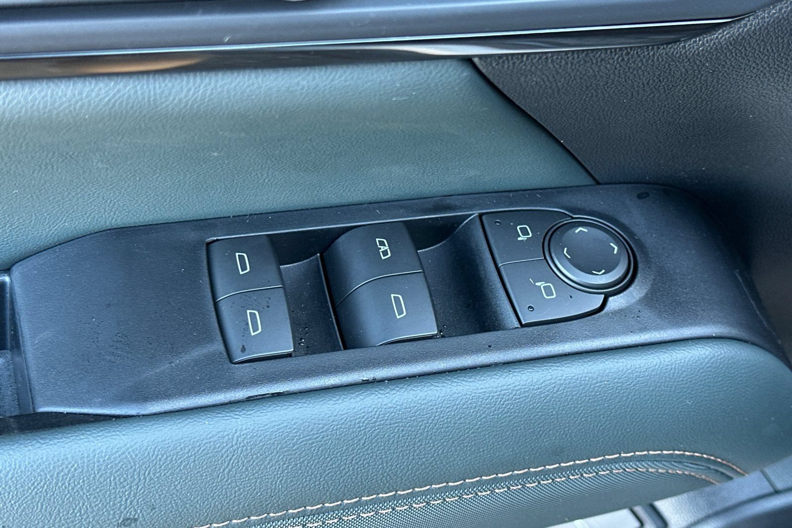 New 2026 GMC Terrain AT4 w/ Convenience Package III AWD/4WD image 11