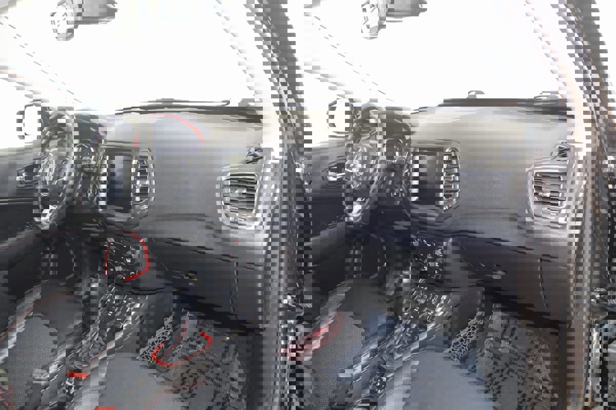 Used 2018 Jeep Compass Trailhawk w/ Safe & Security Group image 39