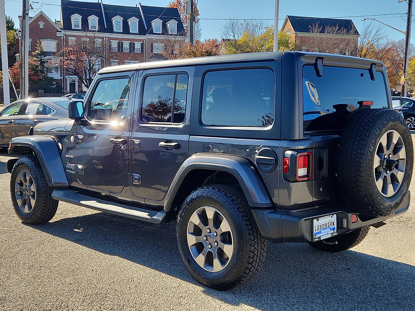 Used 2019 Jeep Wrangler Unlimited Sahara image 6