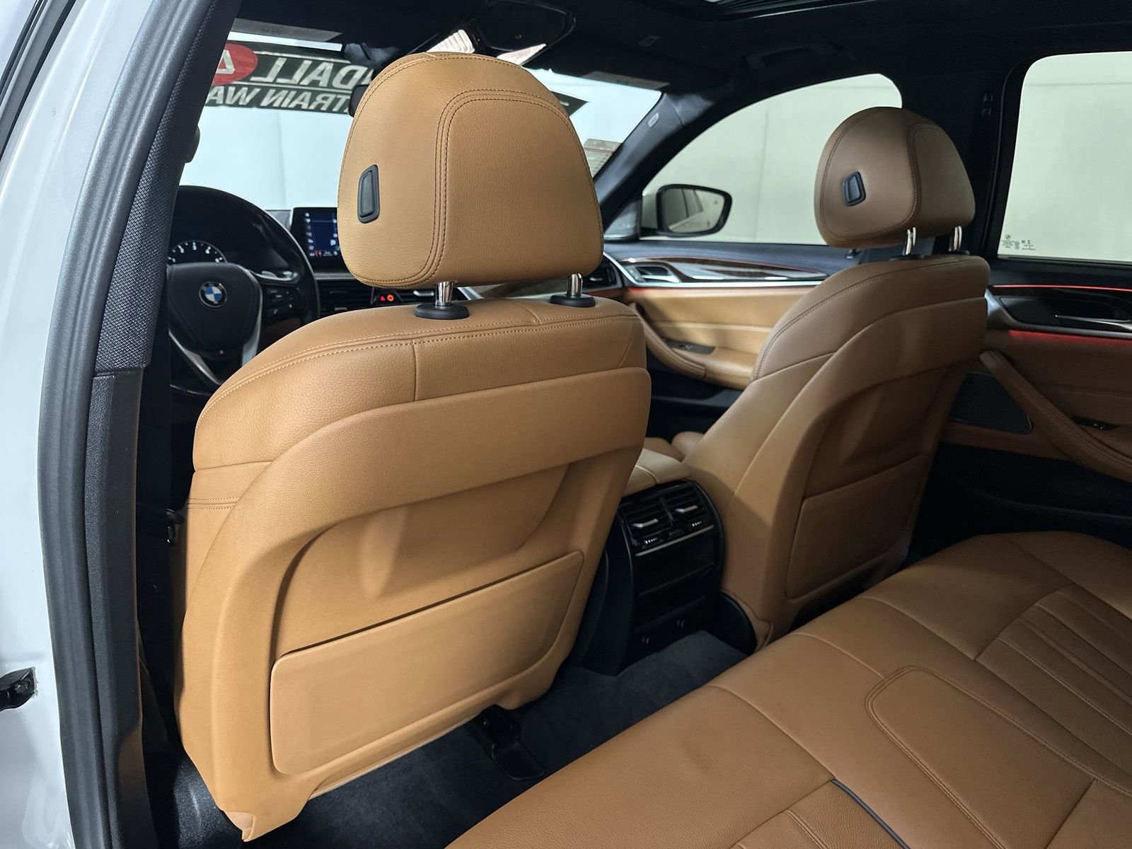 Used 2018 BMW 540i image 24