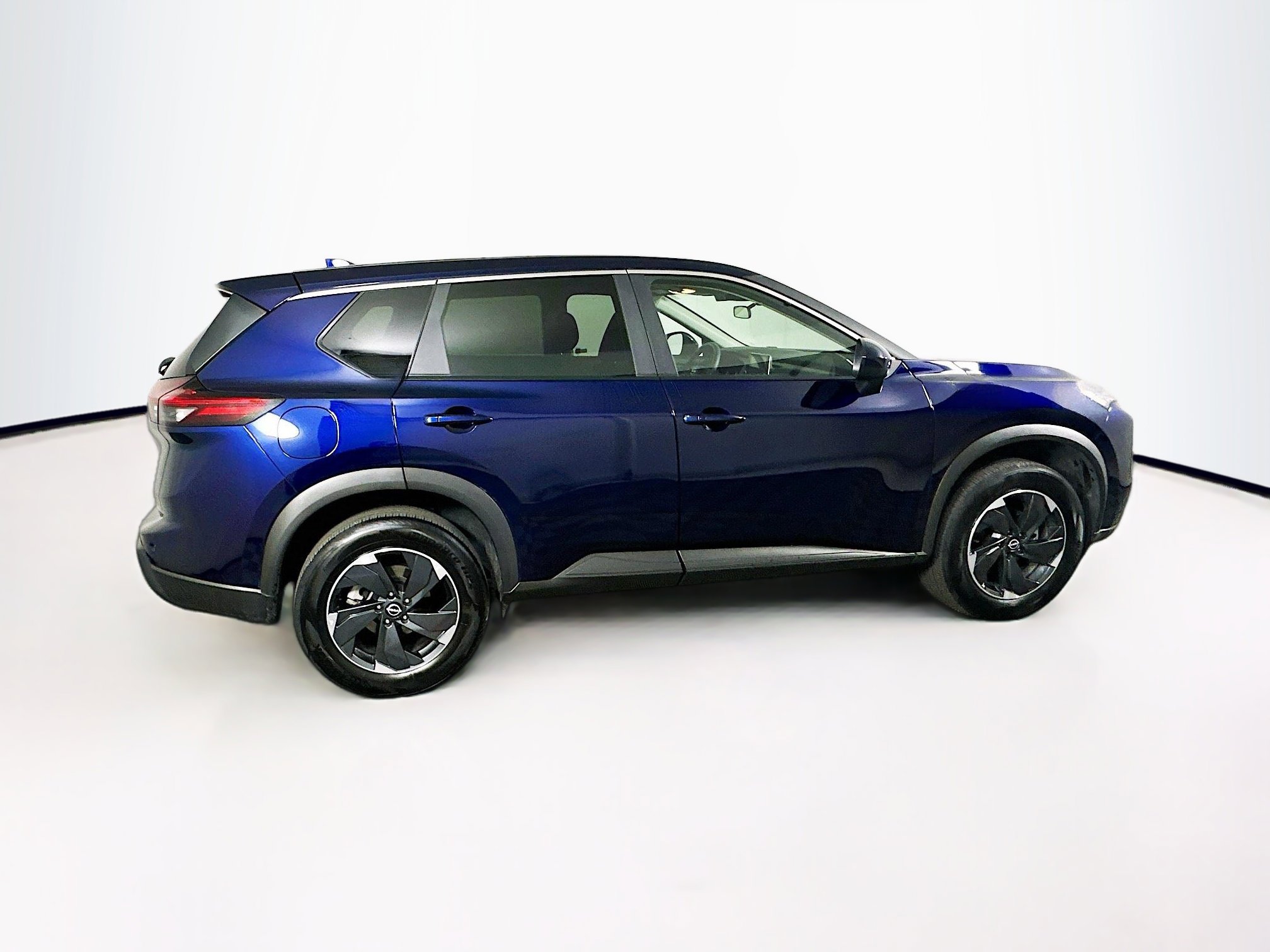 Used 2025 Nissan Rogue SV image 10