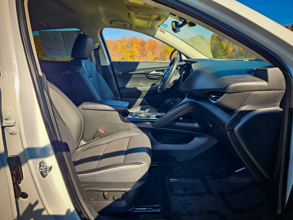 Used 2023 Buick Envision Essence AWD/4WD image 39