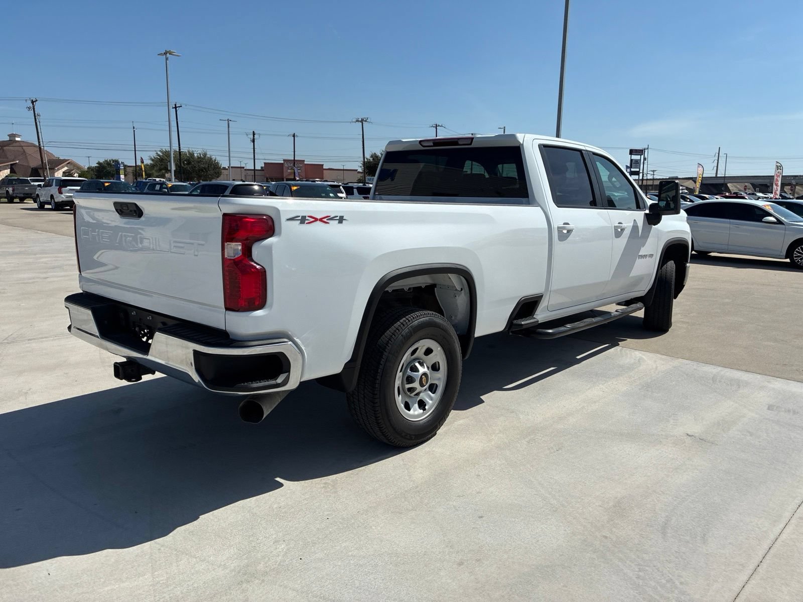 Used 2025 Chevrolet Silverado 2500 LT w/ Convenience Package AWD/4WD image 3