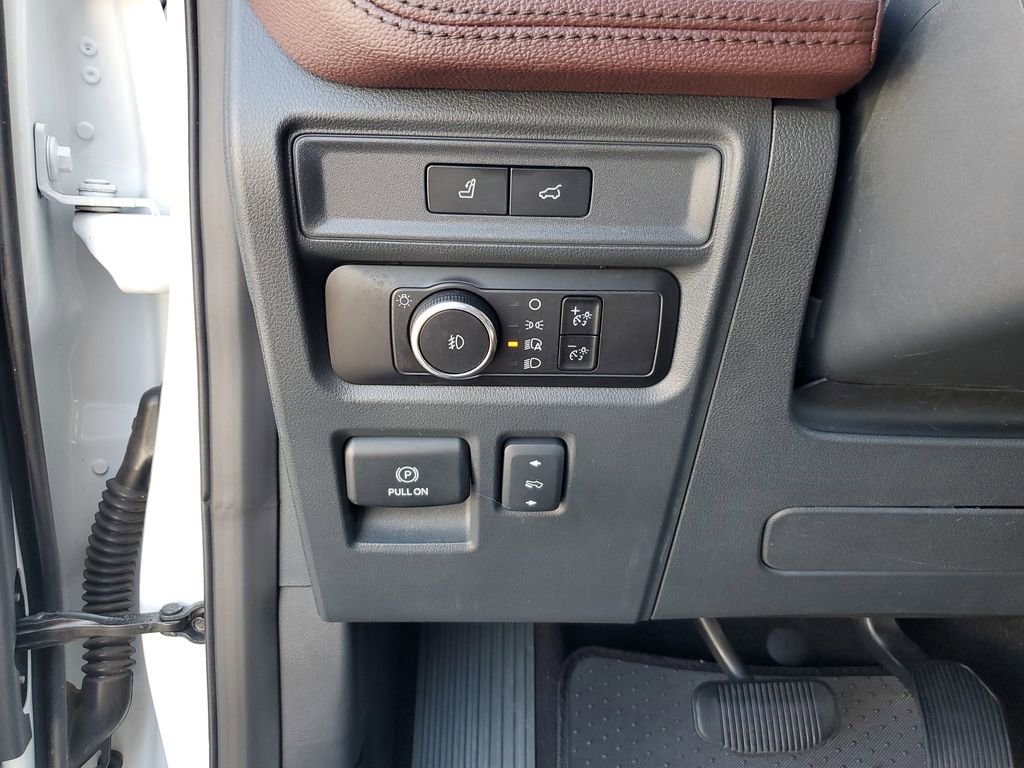 Used 2023 Ford Expedition Limited image 24