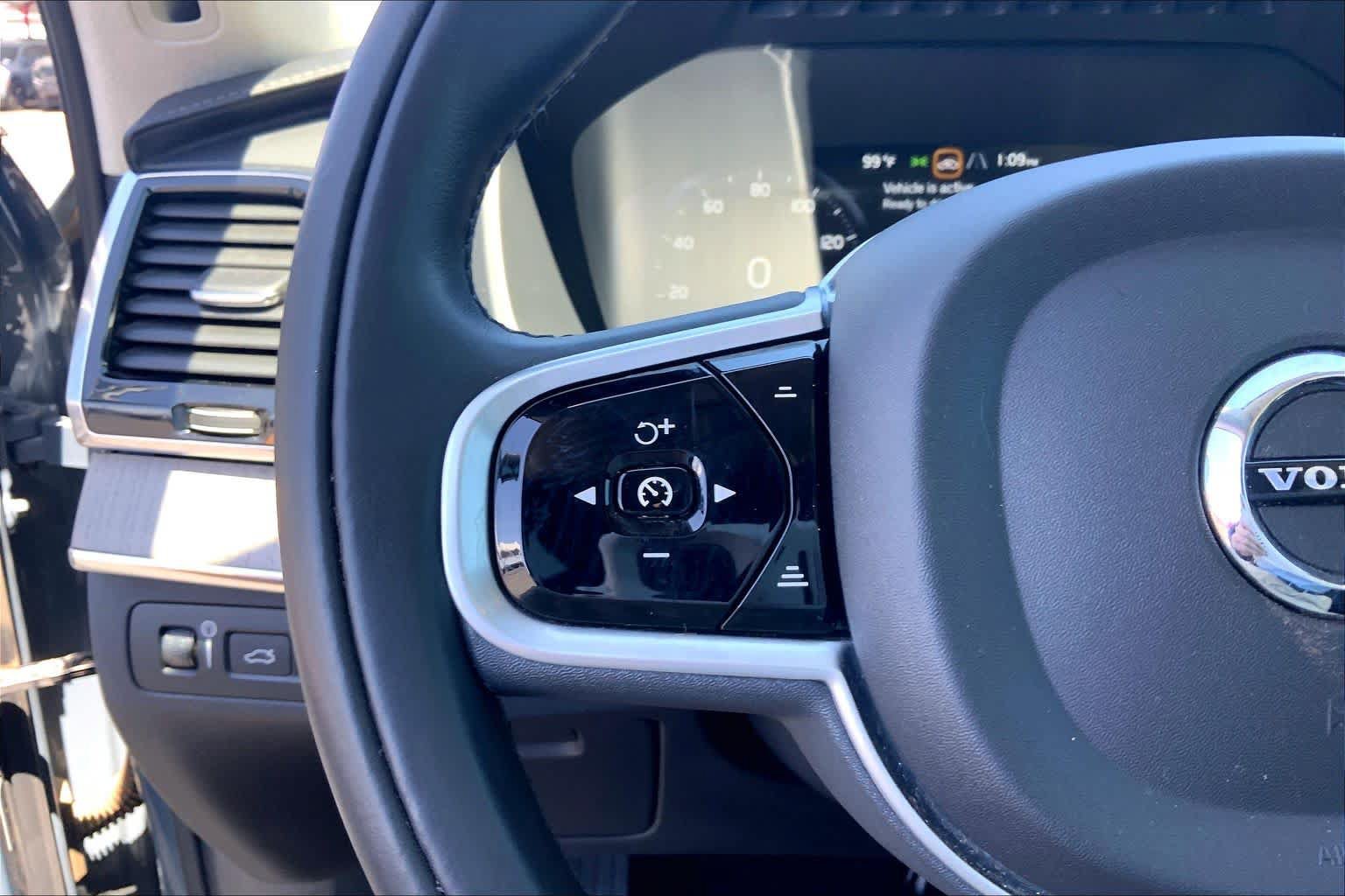 Used 2021 Volvo XC90 T8 Inscription w/ Lounge Package AWD/4WD image 24