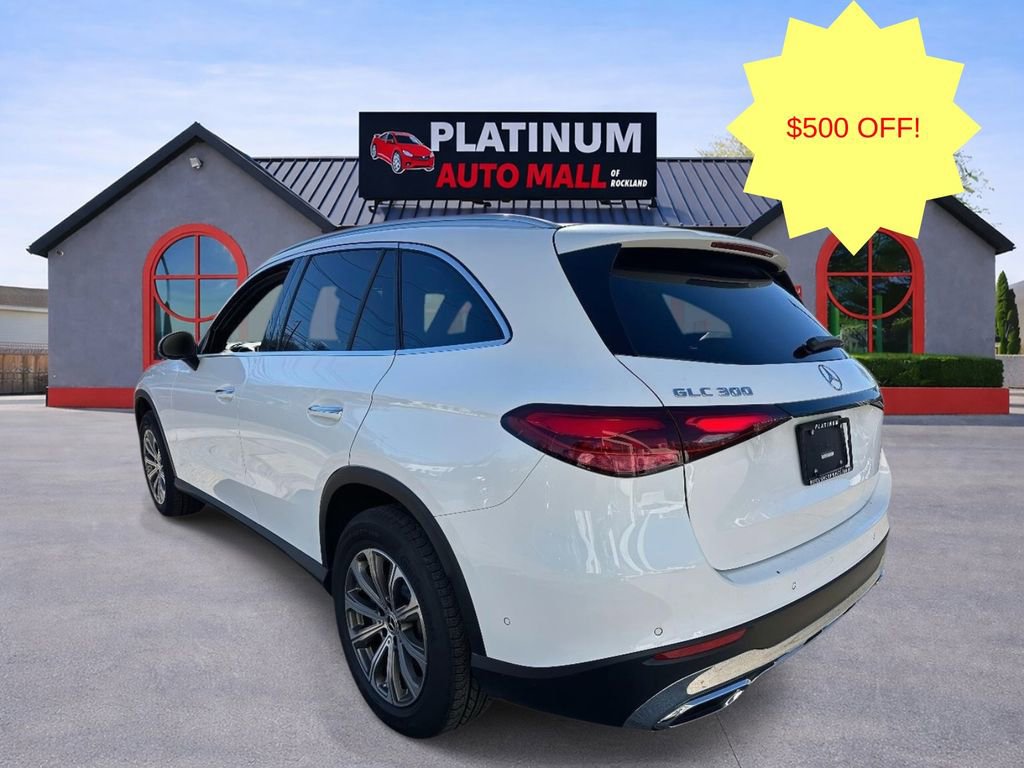 Used 2024 Mercedes-Benz GLC 300 4MATIC image 5