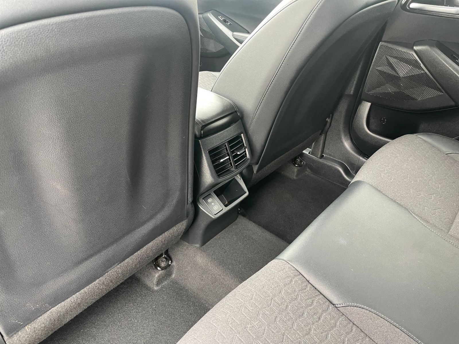 Used 2025 Kia Seltos S FWD image 24