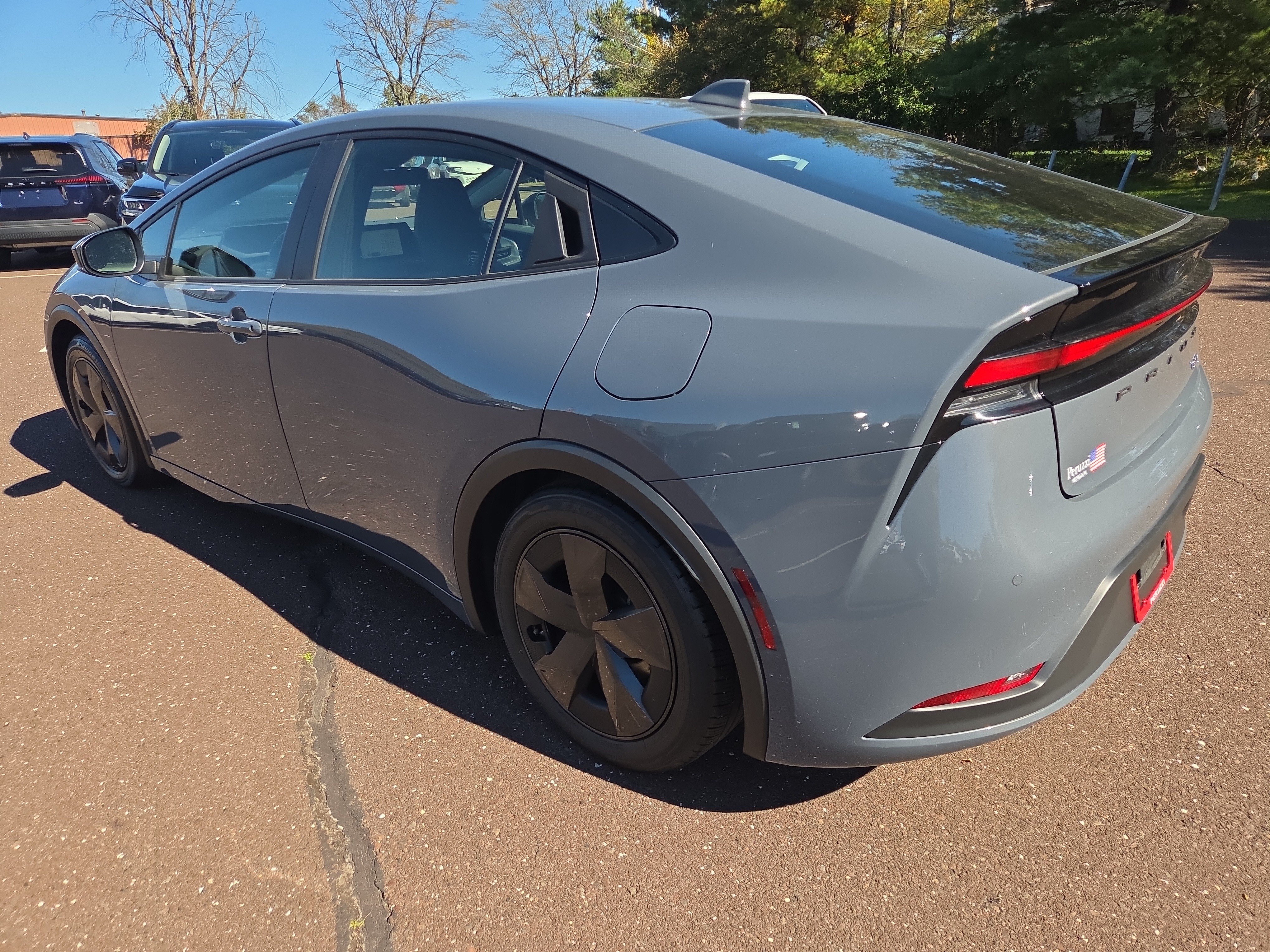 Certified 2025 Toyota Prius LE FWD image 5