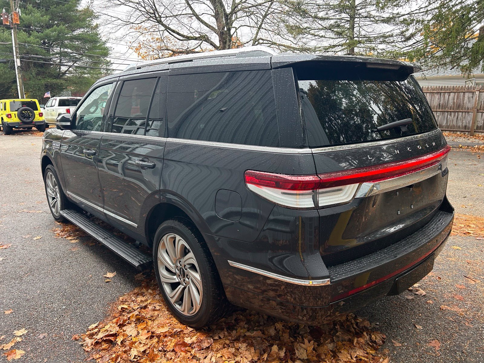 Used 2024 Lincoln Navigator Reserve AWD/4WD image 7