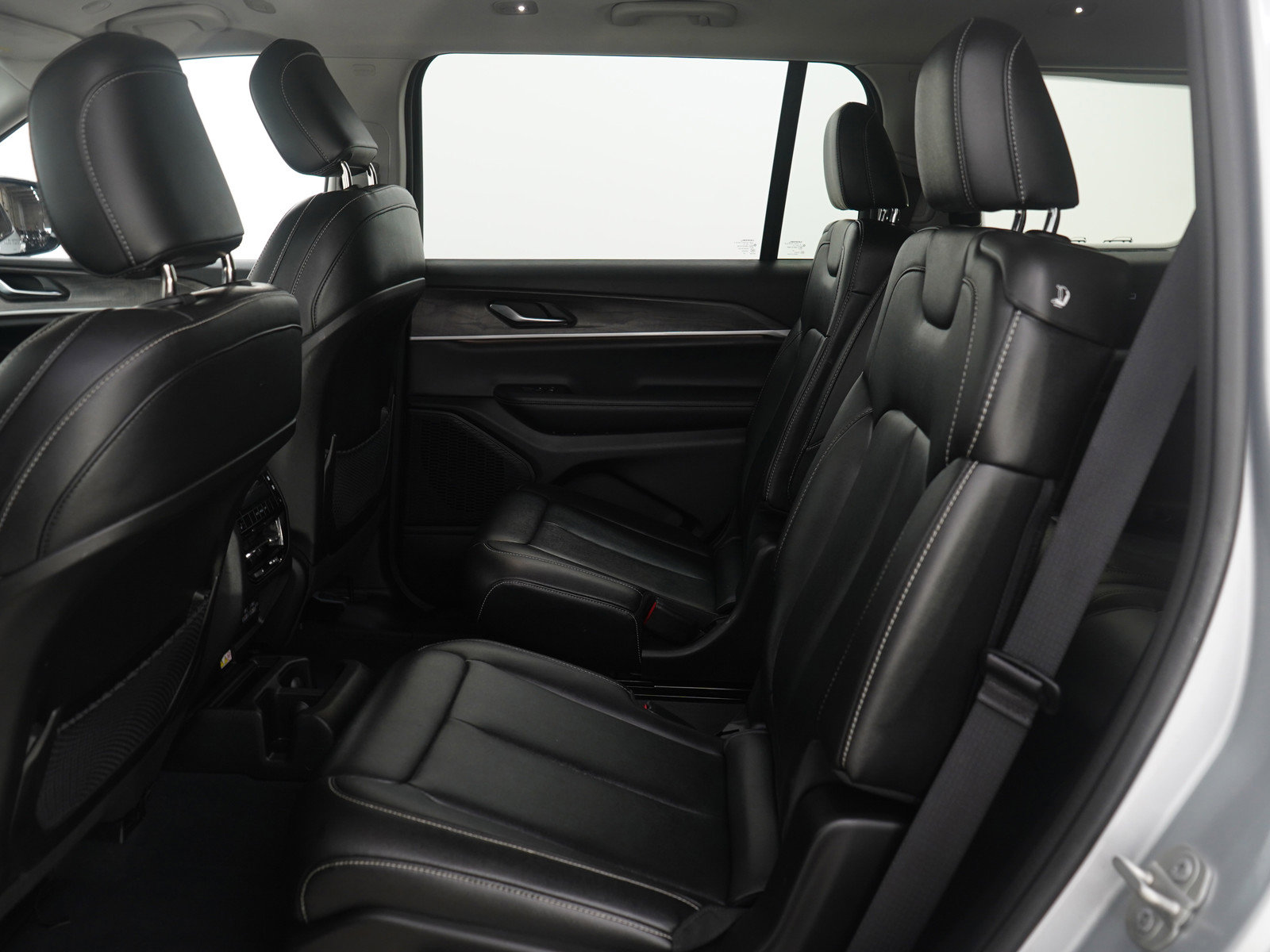 Used 2023 Jeep Grand Cherokee L Limited image 15