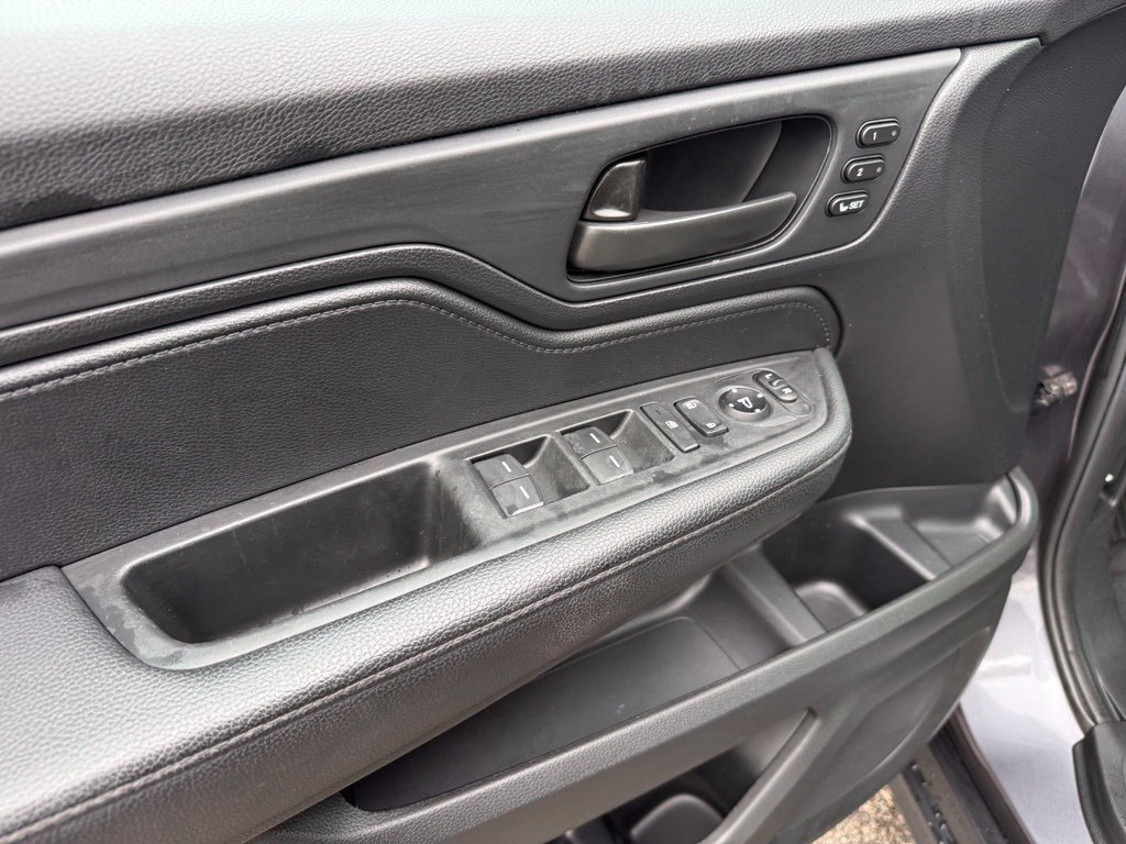 Used 2024 Honda Odyssey EX-L image 14