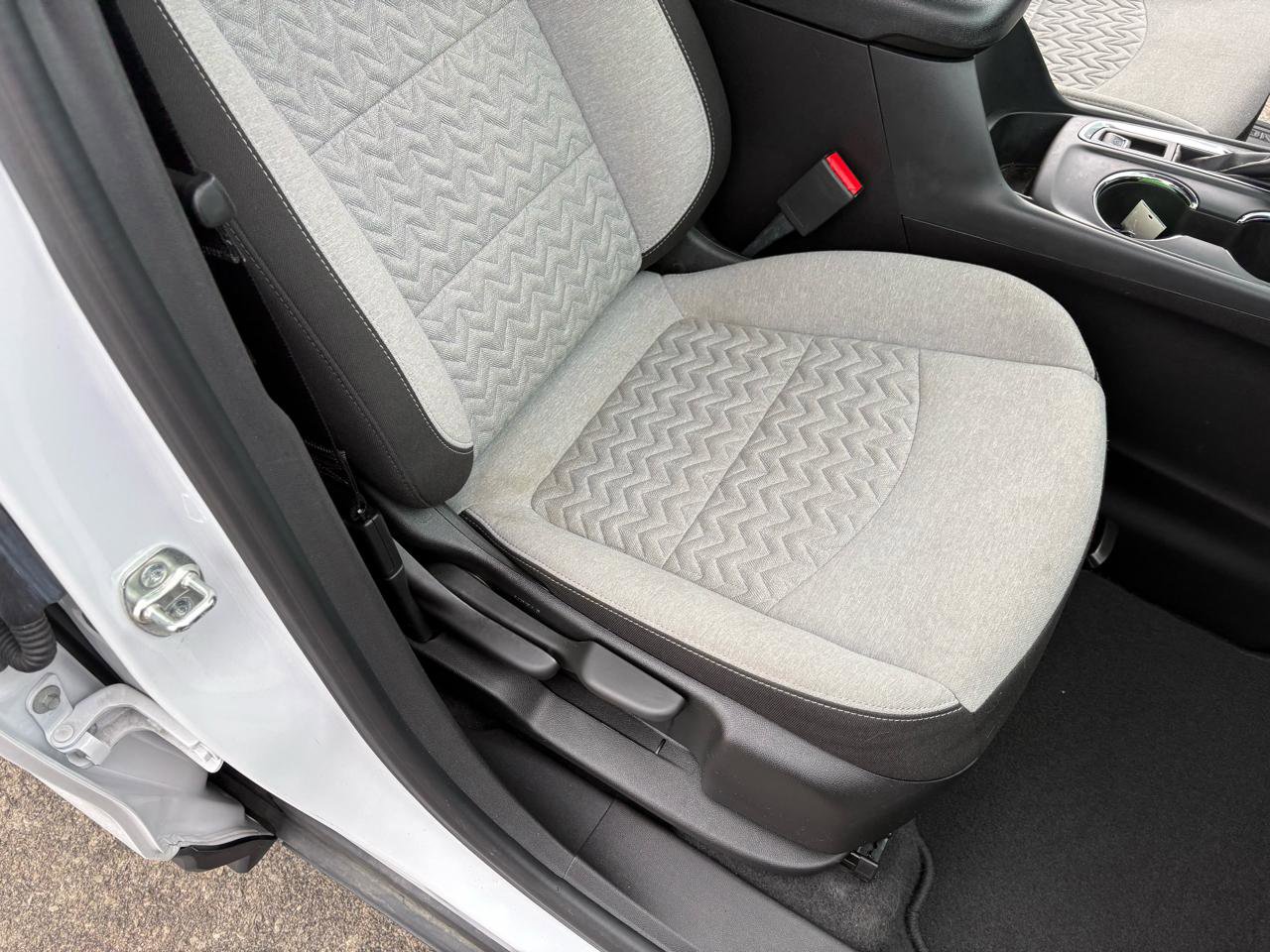 Used 2024 Chevrolet Equinox LS w/ LS Convenience Package image 41