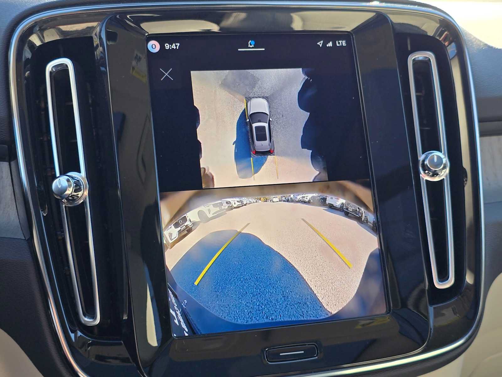 Certified 2026 Volvo XC40 B5 Plus AWD/4WD image 27