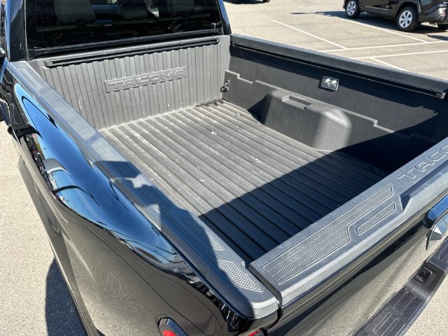 Certified 2025 Toyota Tacoma SR5 AWD/4WD image 25