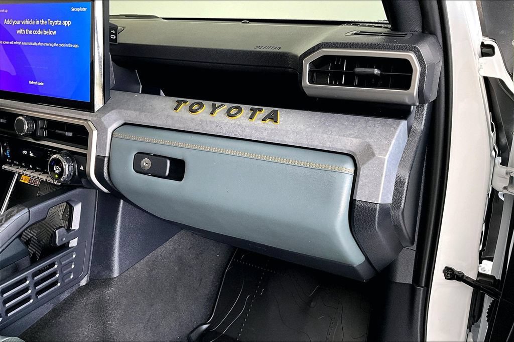 Used 2025 Toyota 4Runner Trailhunter AWD/4WD image 20