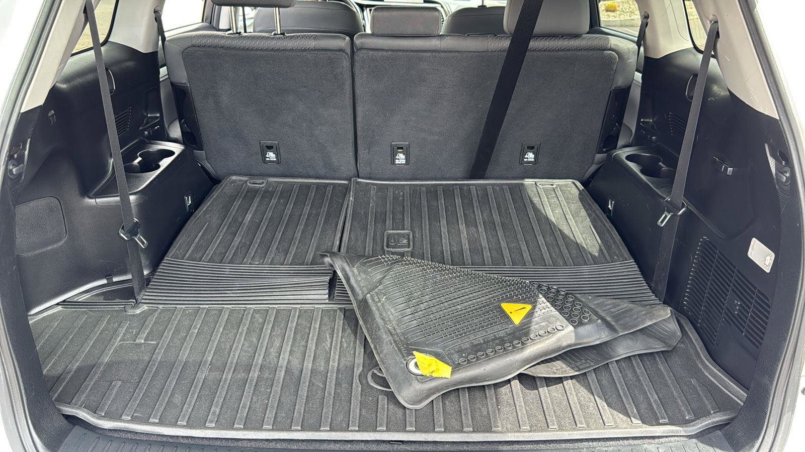 Used 2018 Toyota Highlander LE image 28