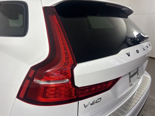 Used 2020 Volvo V60 T5 Cross Country w/ Protection Package Premier image 13