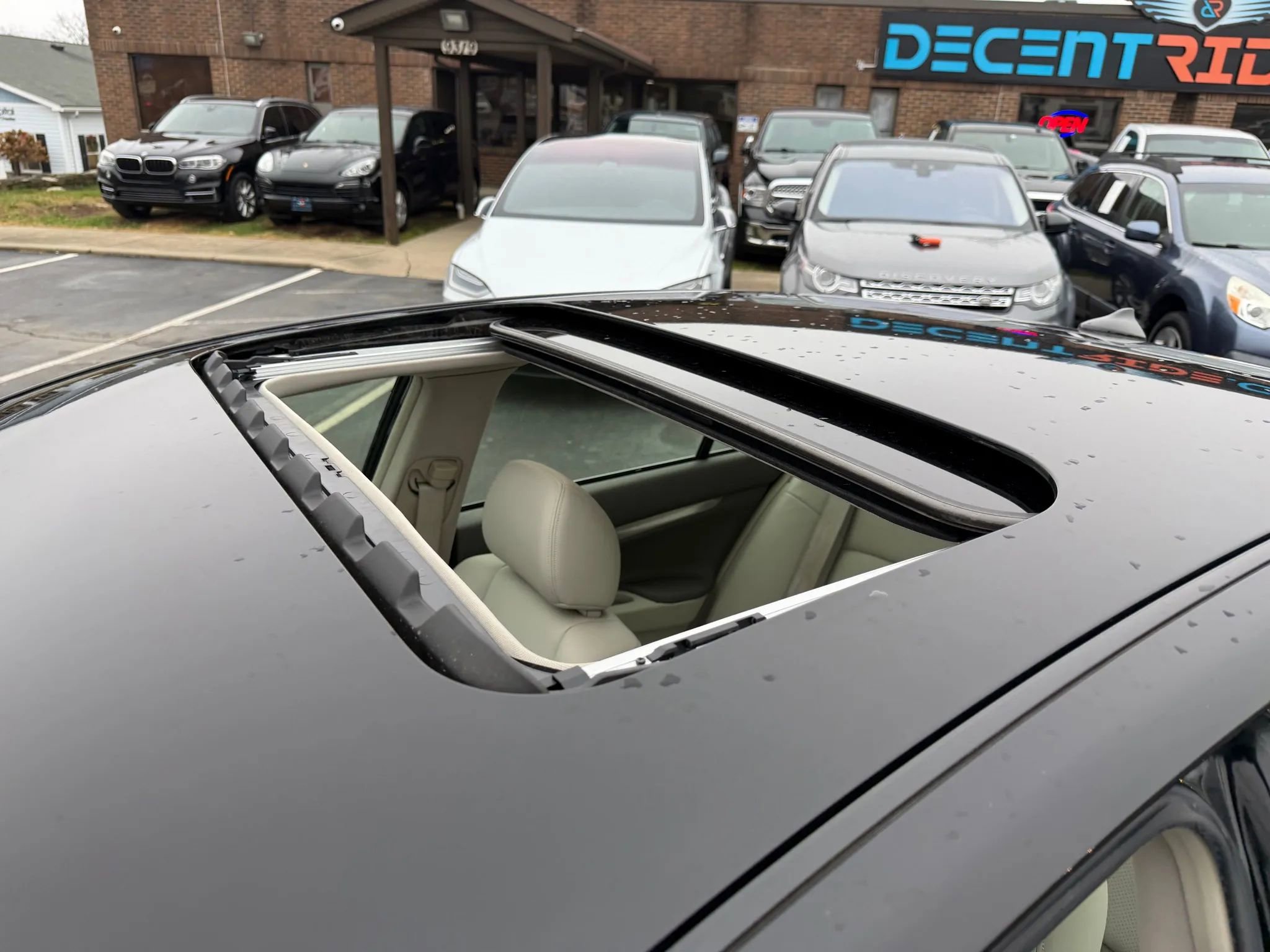 Used 2015 INFINITI Q40 w/ Navigation Package image 32