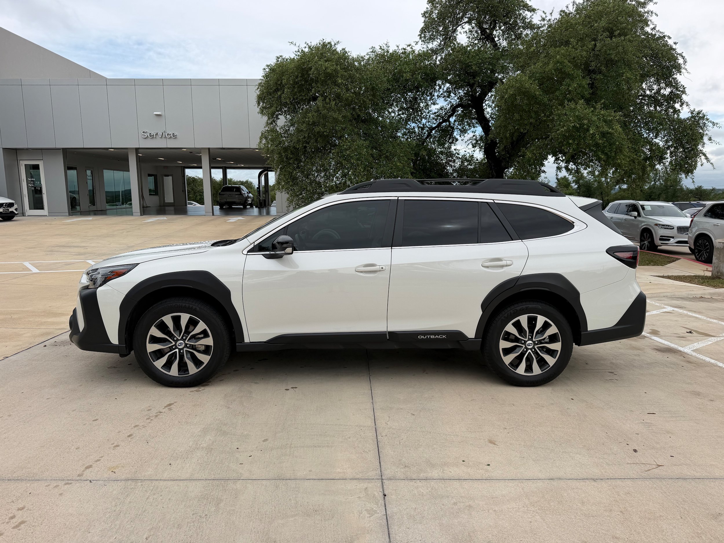 Used 2024 Subaru Outback Limited AWD/4WD image 3