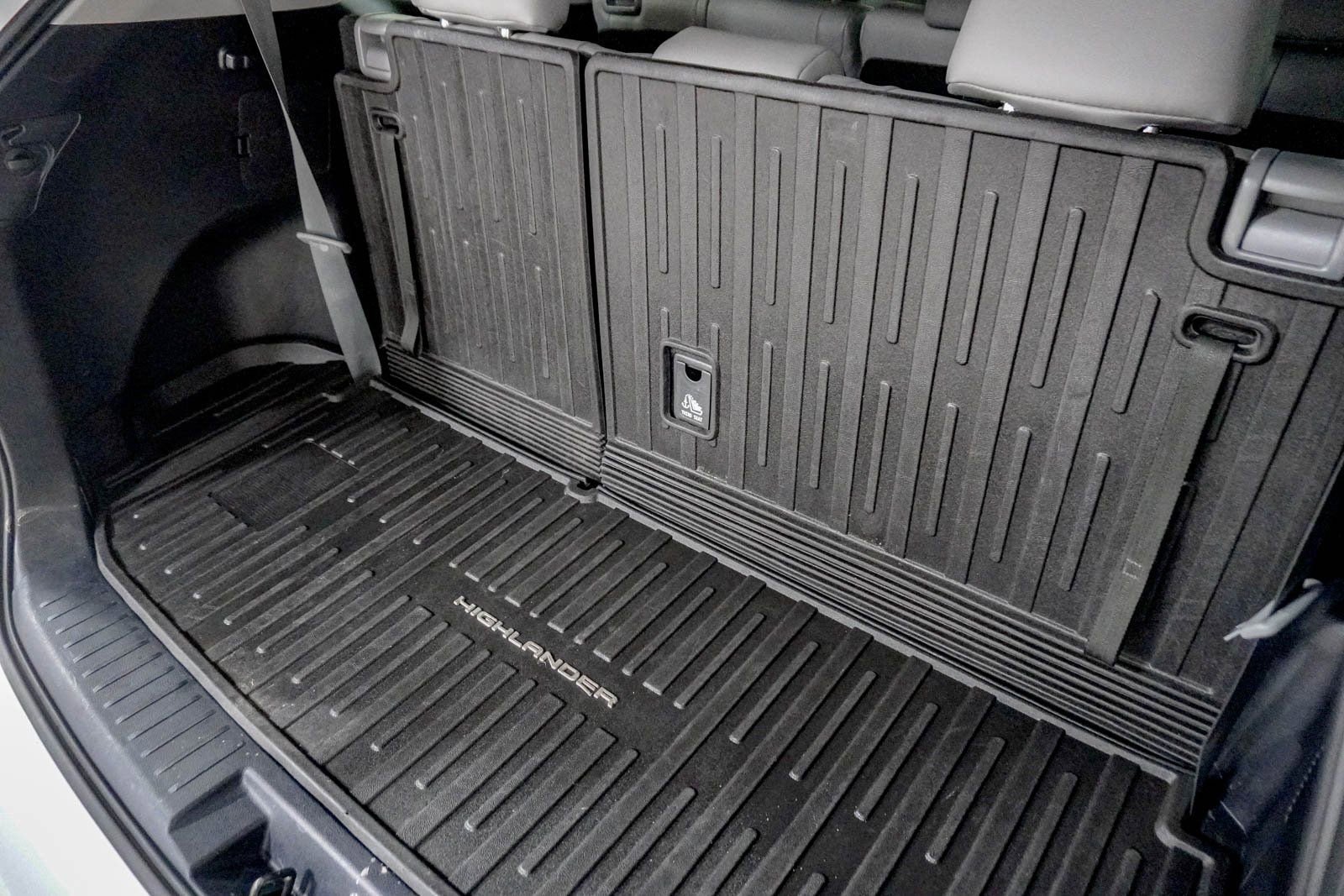 Used 2020 Toyota Highlander XLE image 9