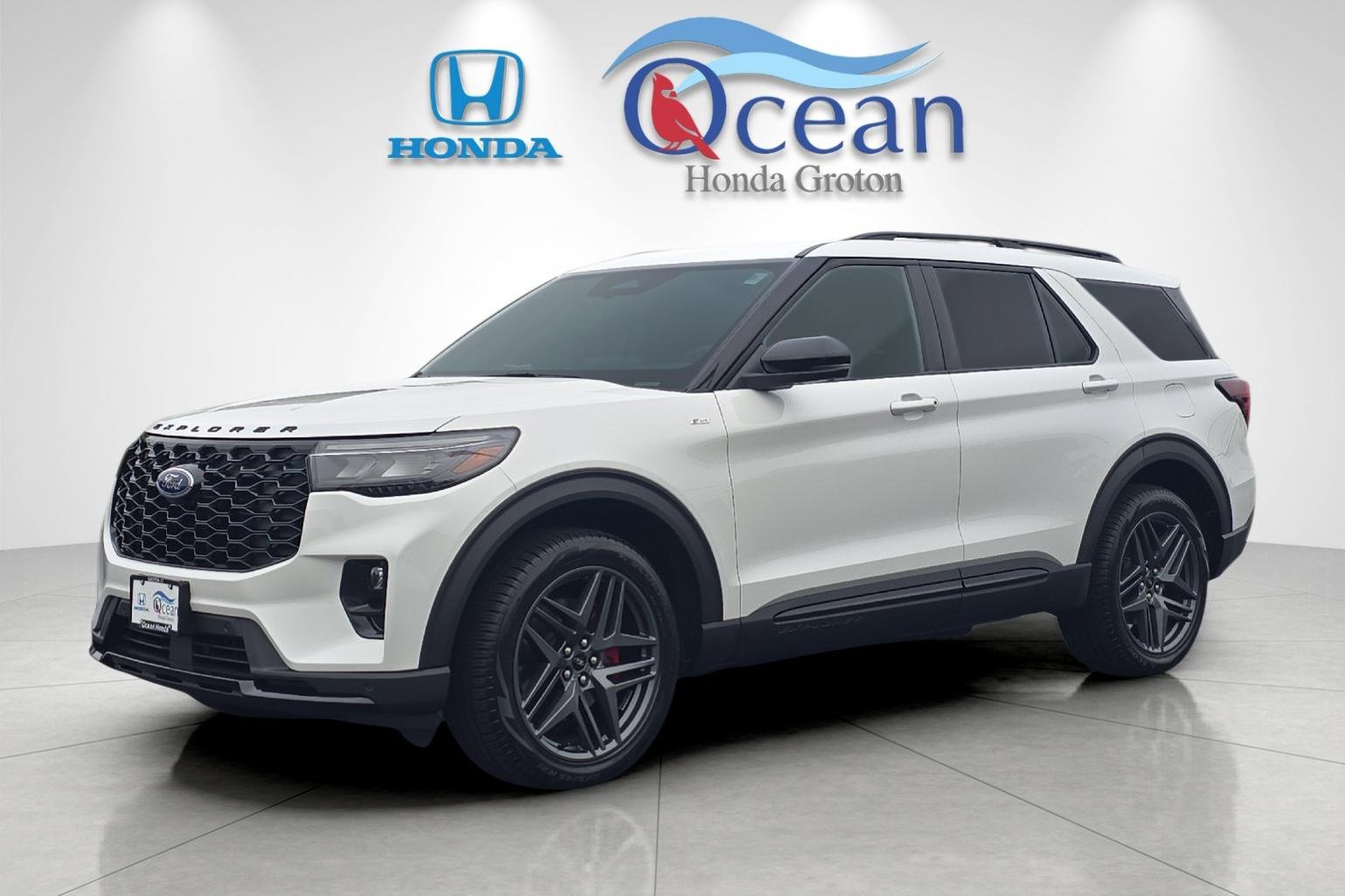 Used 2025 Ford Explorer ST-Line w/ Premium Package image 7