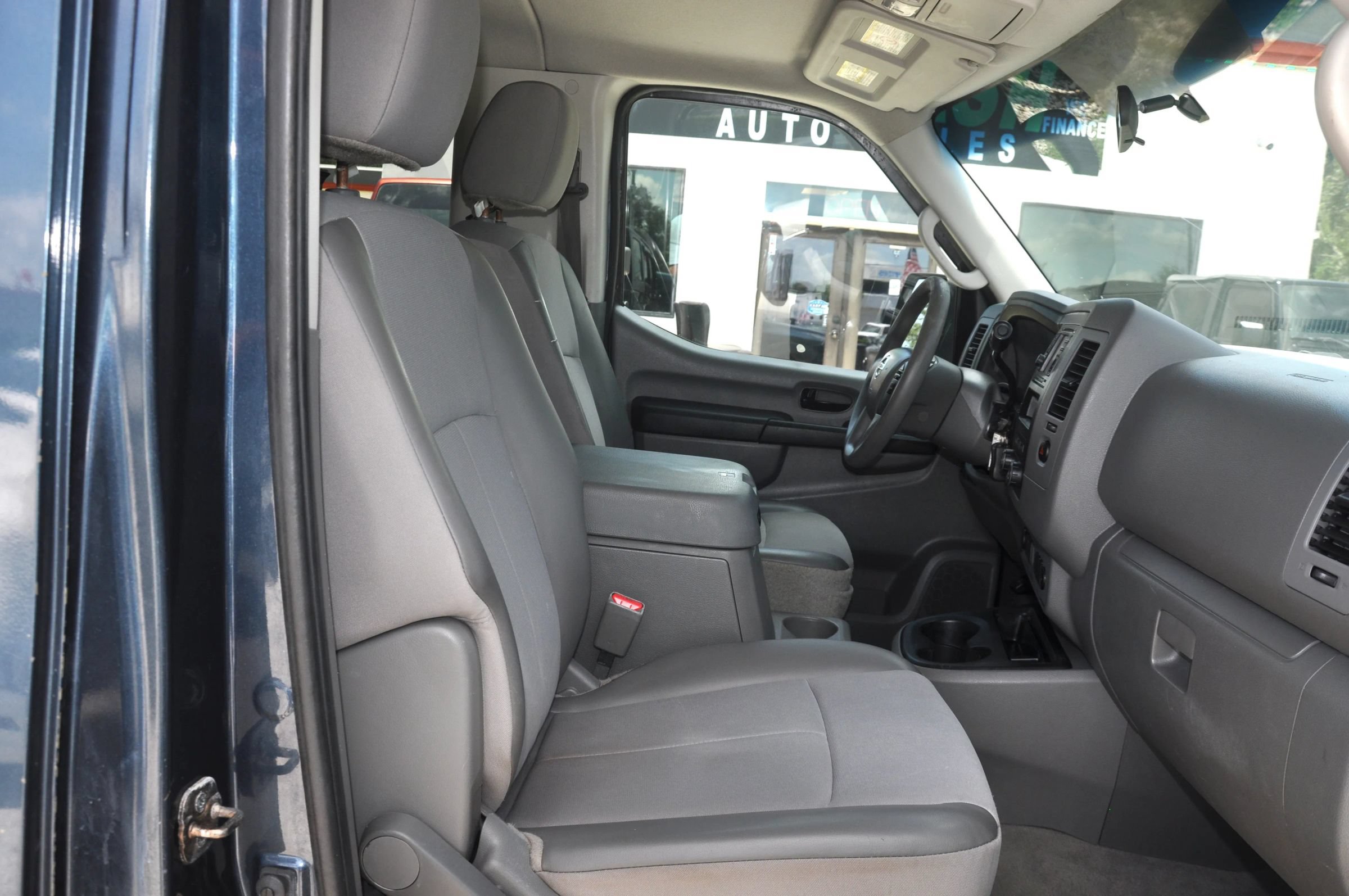 Used 2013 Nissan NV 3500 SV w/ Technology Pkg RWD image 19