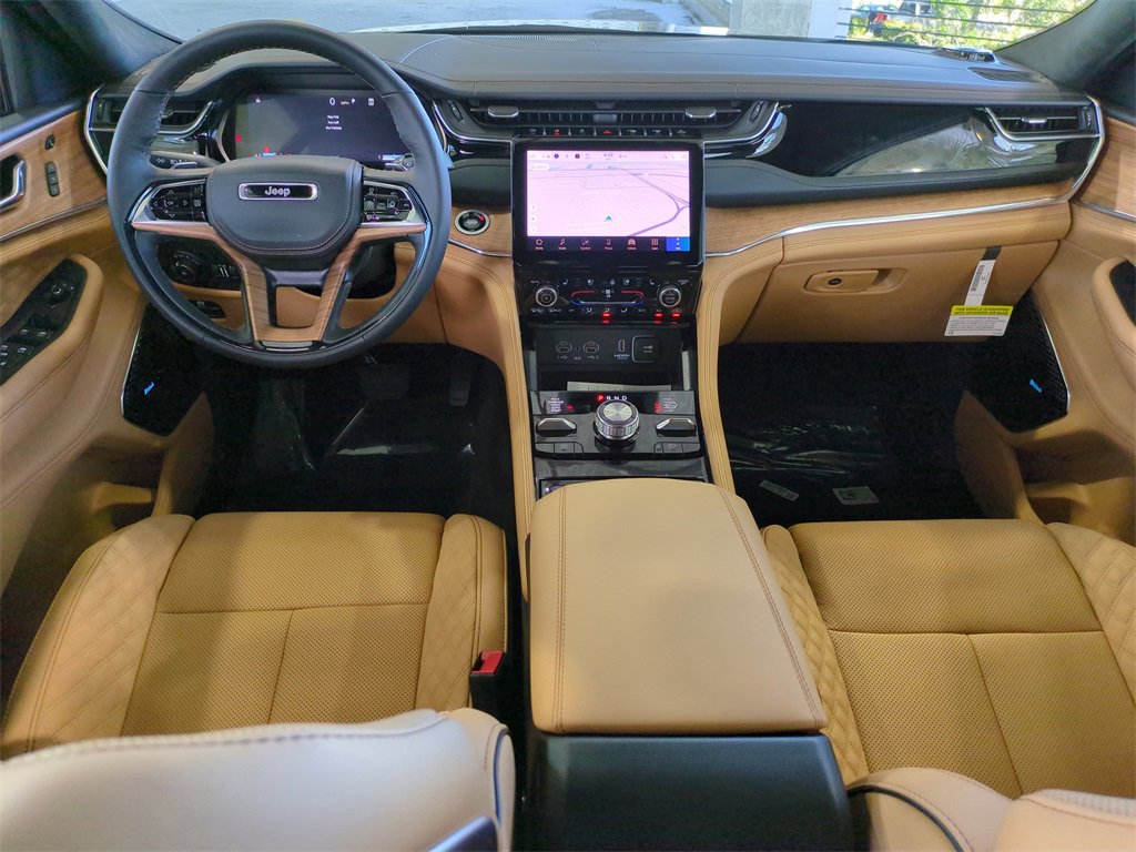 New 2025 Jeep Grand Cherokee Summit image 16