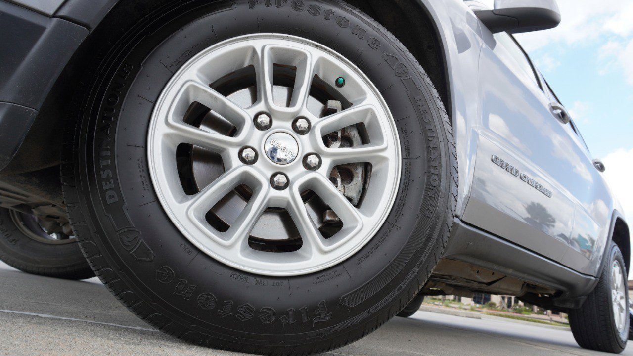 Used 2018 Jeep Grand Cherokee Laredo image 11