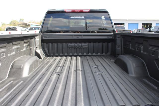 Used 2025 GMC Sierra 2500 AT4 image 10