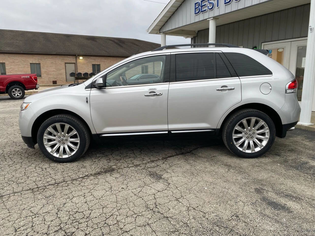 Used 2013 Lincoln MKX FWD image 4