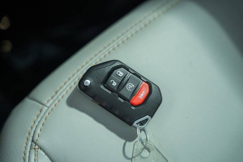 Used 2023 Jeep Wrangler Unlimited Sahara AWD/4WD image 53