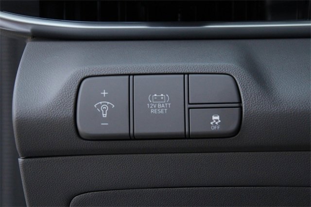 Certified 2025 Hyundai Elantra SEL image 20