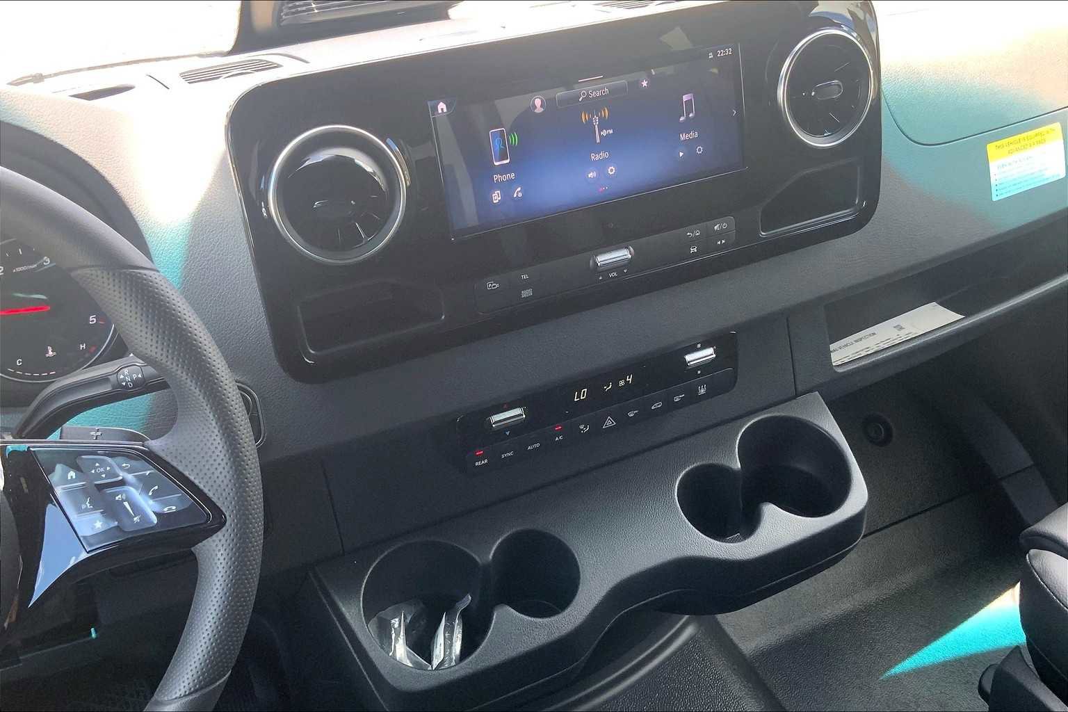 Used 2025 Mercedes-Benz Sprinter 2500 image 23