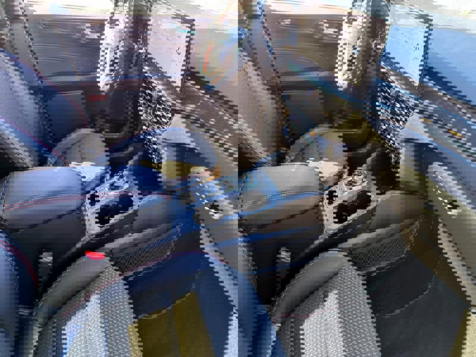 Used 2023 Ford Escape ST-Line Elite w/ Class II Trailer Tow Package image 9