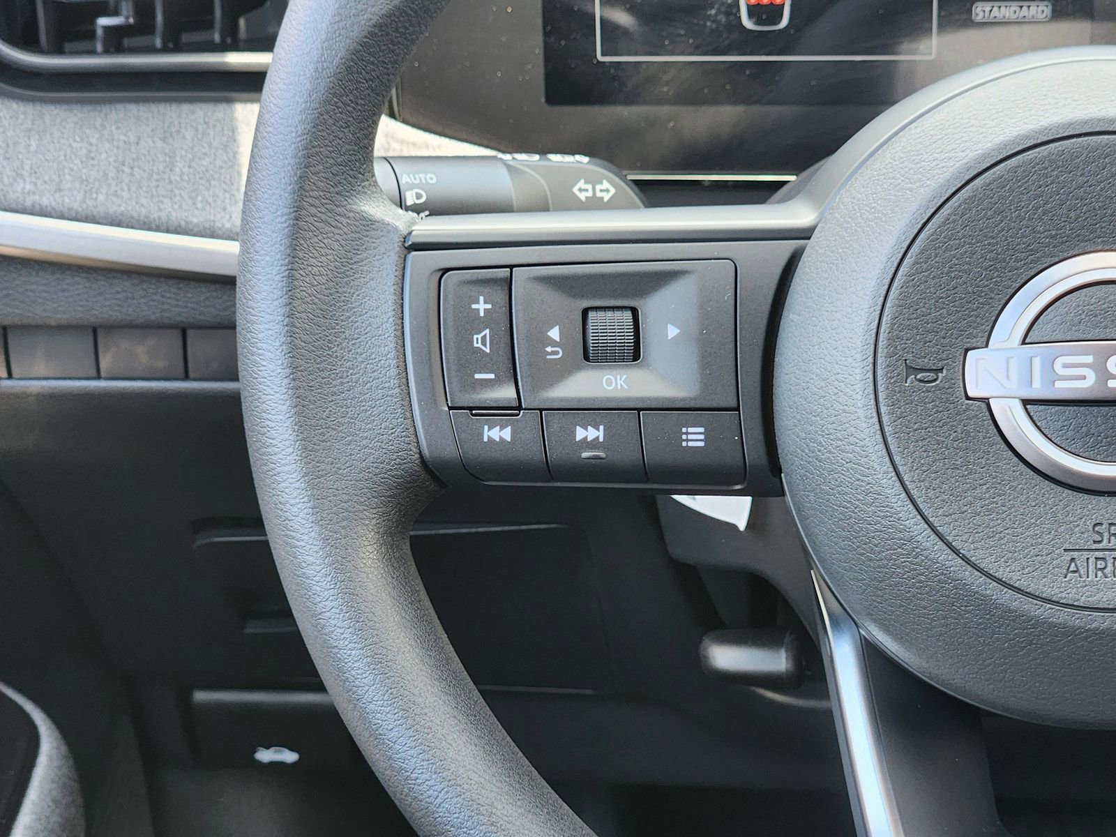 New 2025 Nissan Kicks SV w/ SV Premium Package image 24