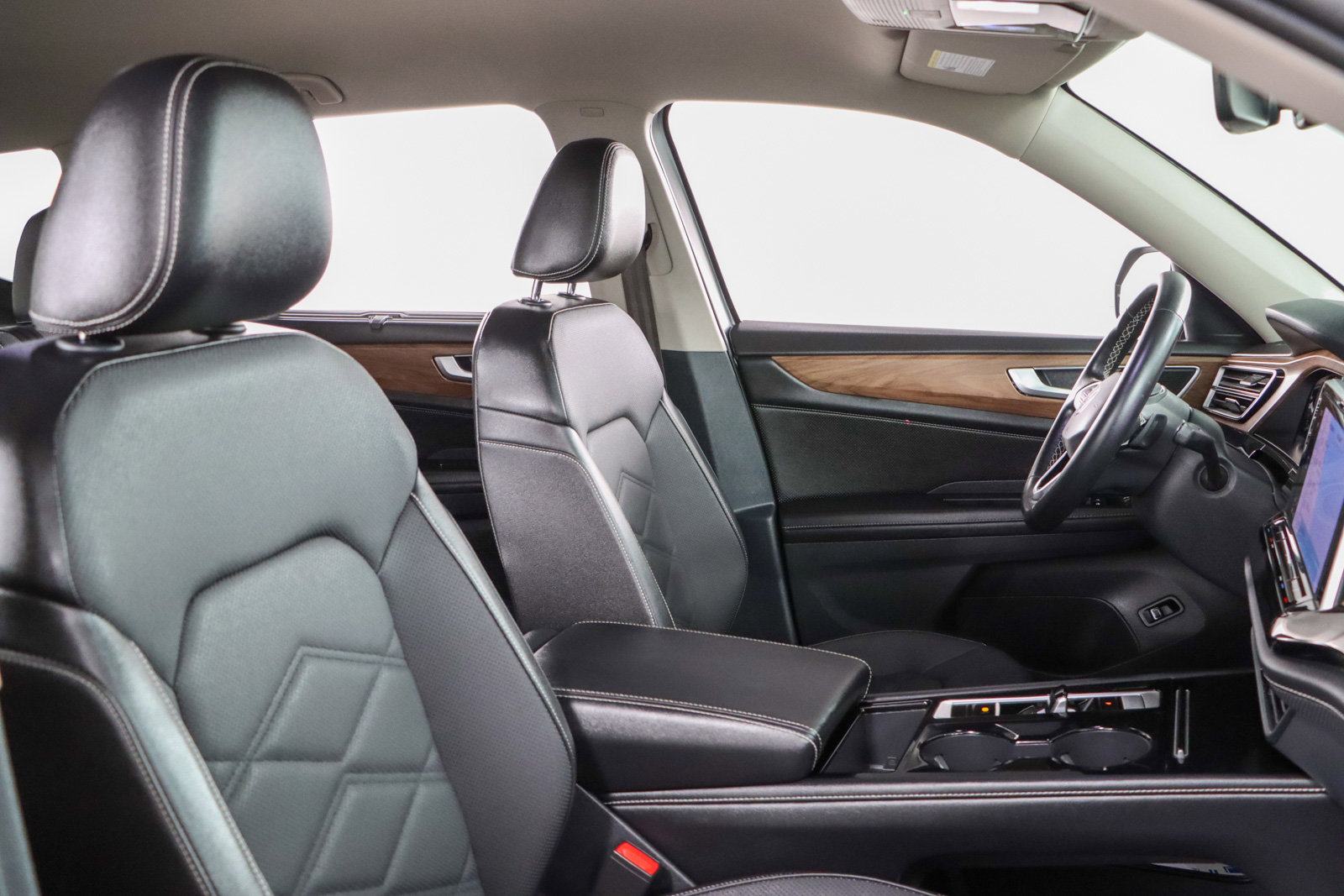 Used 2024 Volkswagen Atlas SE image 27