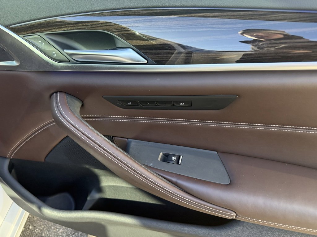 Used 2020 BMW 530i xDrive w/ M Sport Package image 47