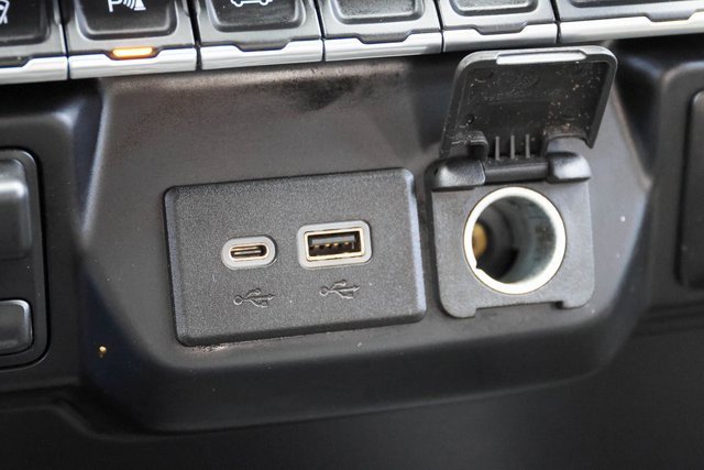 Used 2020 Chevrolet Silverado 2500 LT w/ Convenience Package image 21