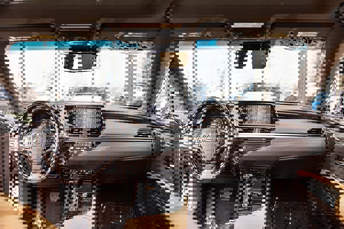 Used 2021 Lexus ES 250 w/ Accessory Package 2 image 37