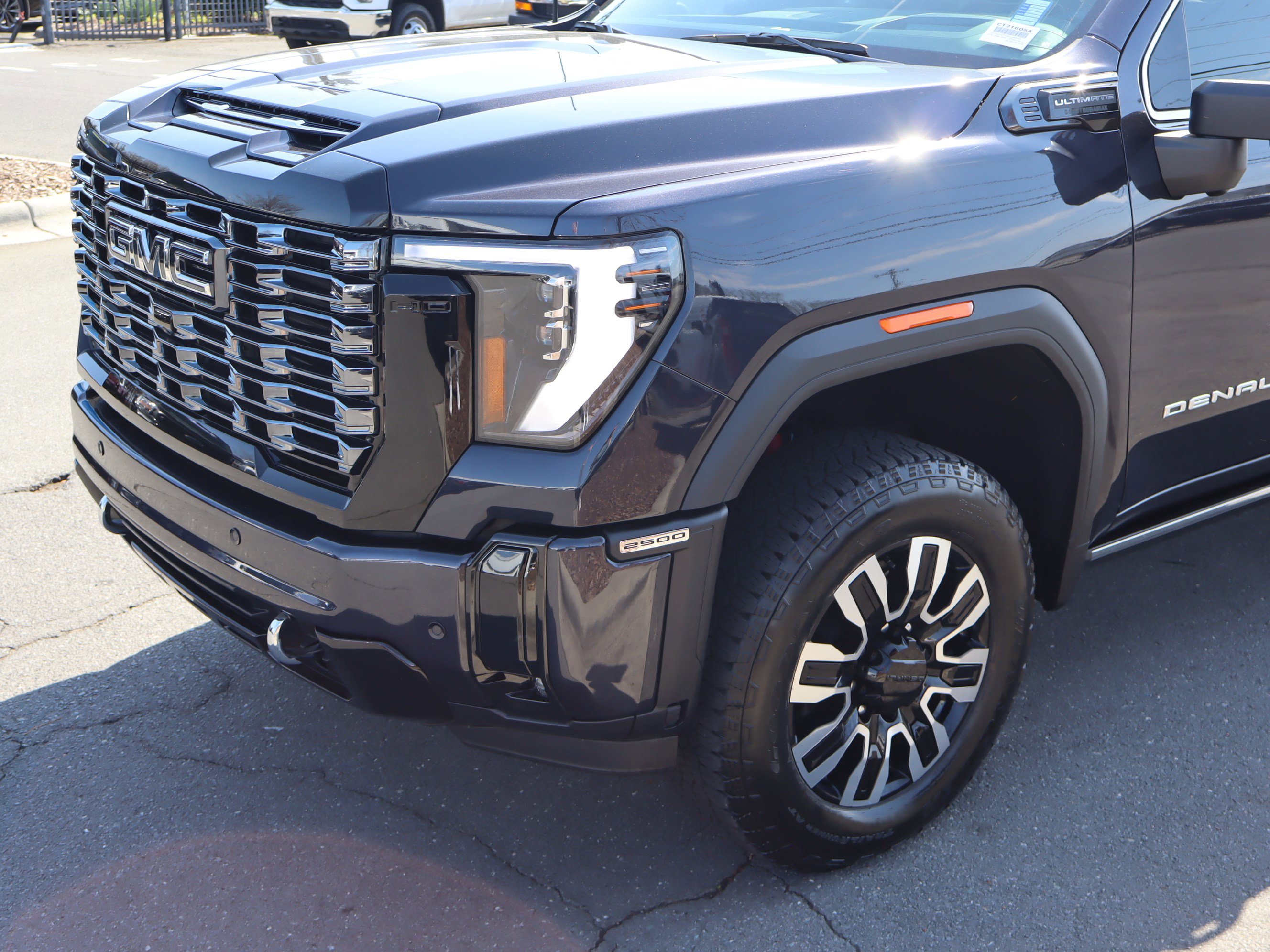 Used 2025 GMC Sierra 2500 Denali Ultimate w/ Max Trailering Package image 7